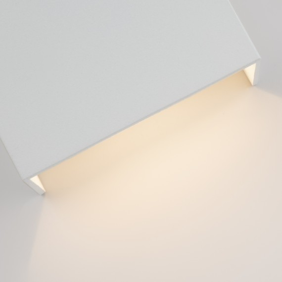 Уличный настенный светильник Maytoni O040WL-L11W3K TWIST IP65 светодиодный LED 11W