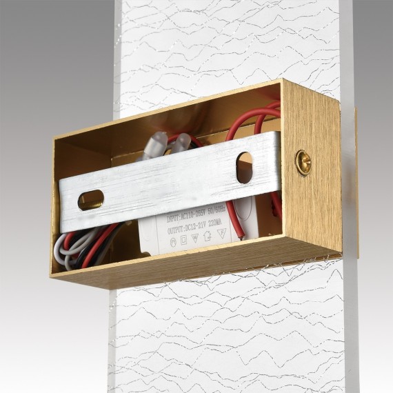 8192/6WL Настенный светильник Lumion Ra80 Lm750 LEDIO LED 6W 3000-6000К 220V LUIS